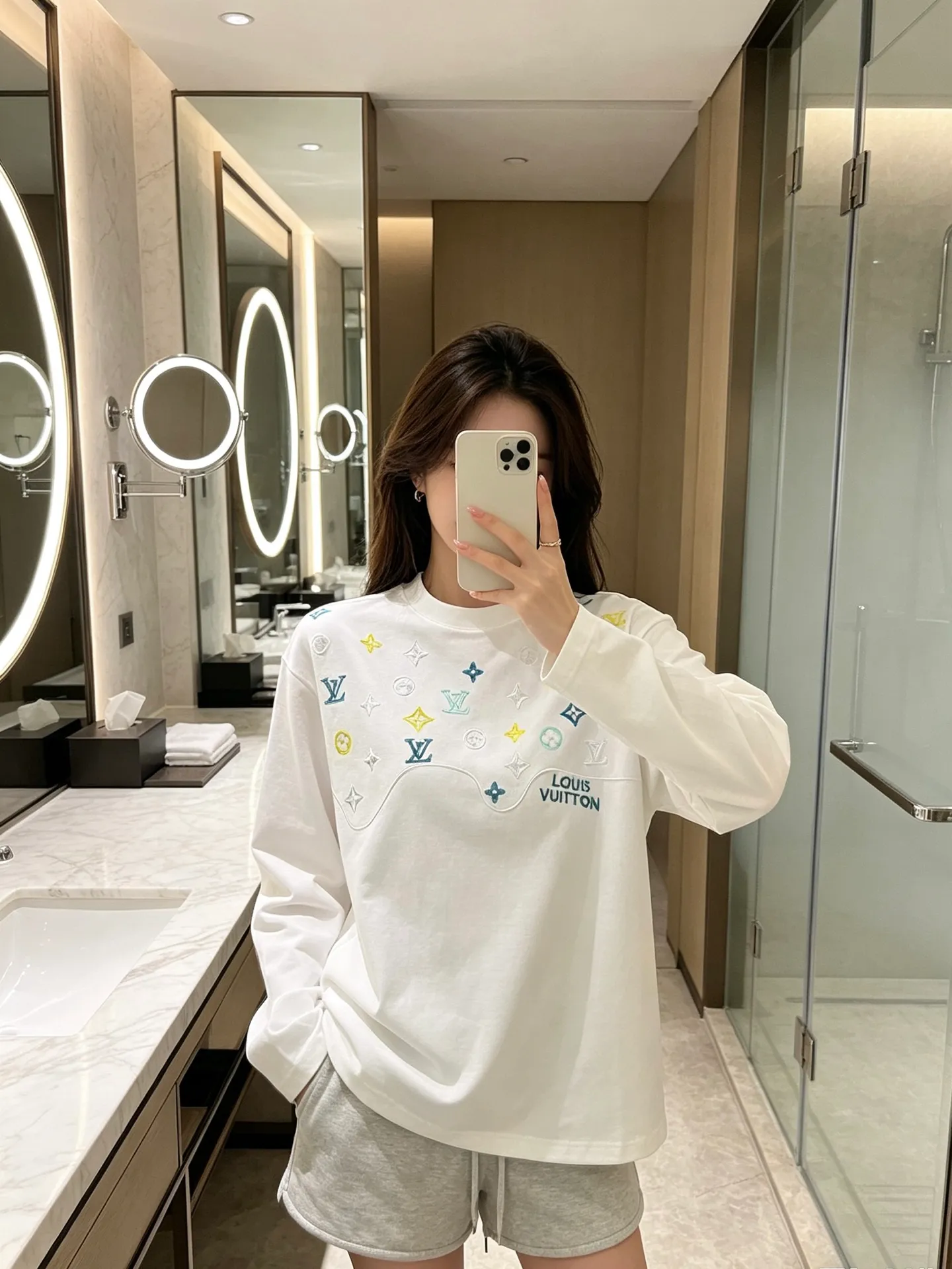 Louis Vuitton/ T